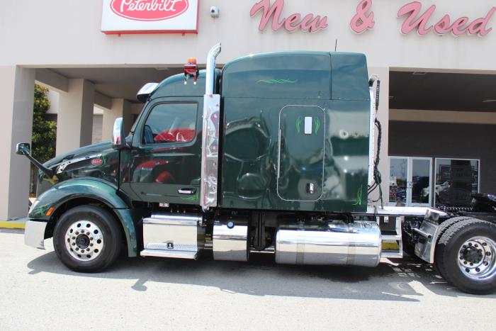 2023 Peterbilt 579-2