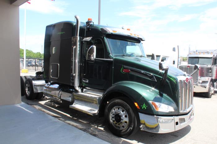 2023 Peterbilt 579-7
