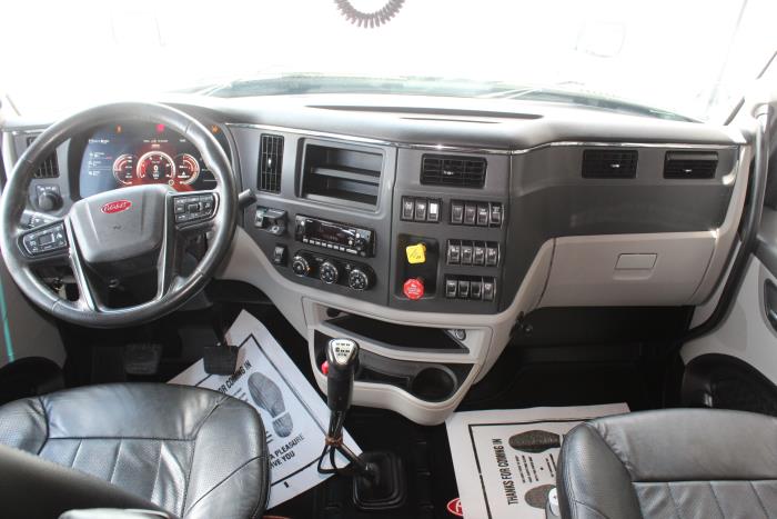 2023 Peterbilt 579-15