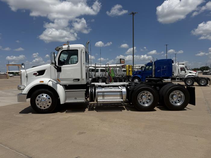 2020 Peterbilt 567-1