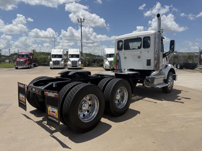 2020 Peterbilt 567-4
