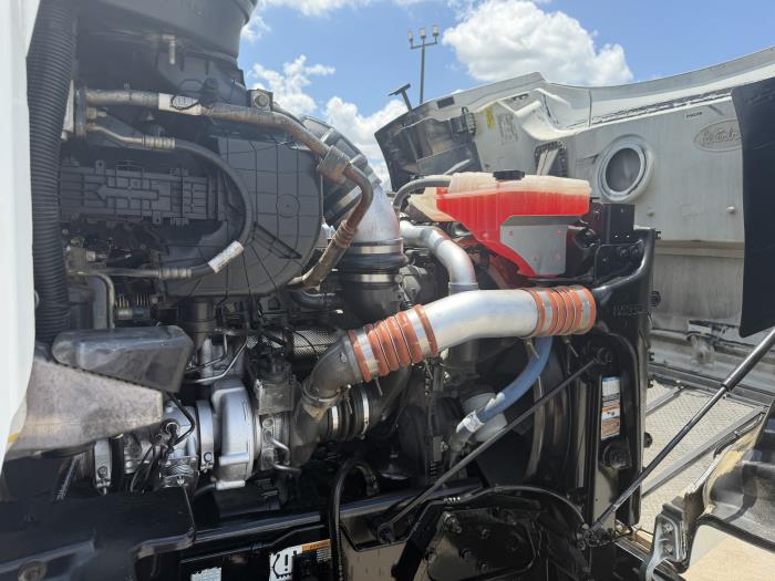 2020 Peterbilt 567-18