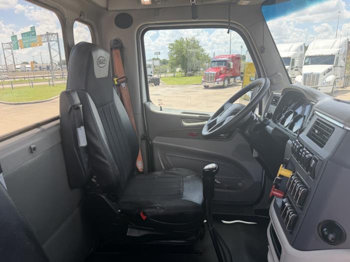 2020 Peterbilt 567-21