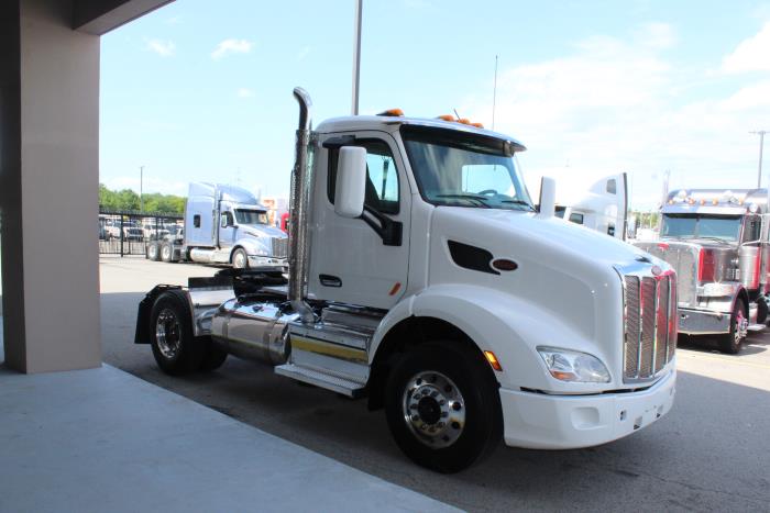 2021 Peterbilt 579-6