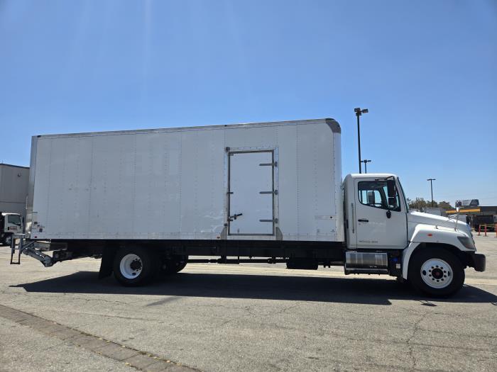 2019 Hino 268A-5