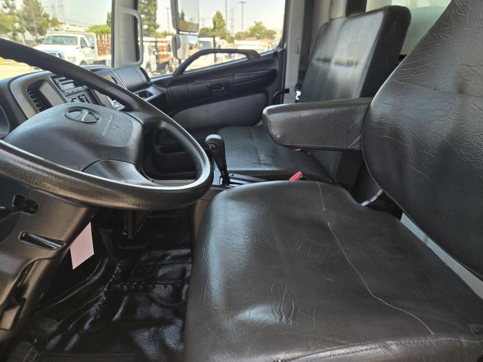 2019 Hino 268A-12