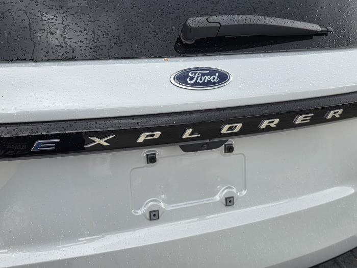 2026 Ford Explorer-5