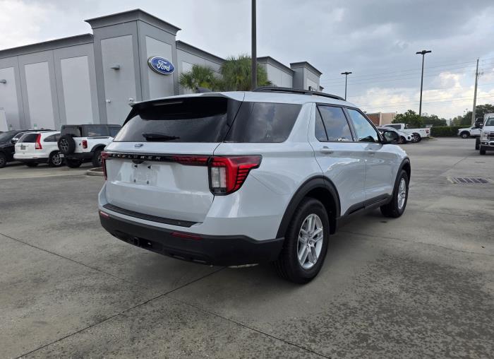 2026 Ford Explorer-12