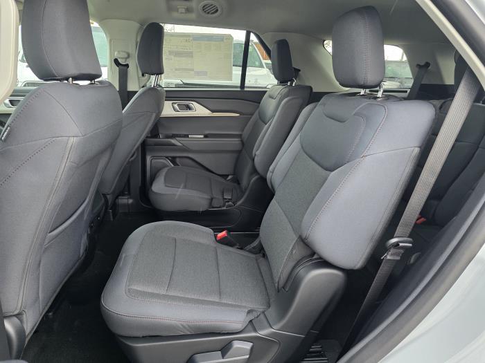 2026 Ford Explorer-15