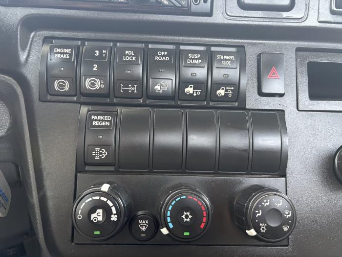 2020 International LT625-14