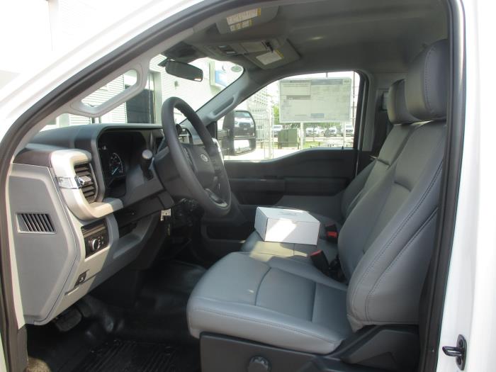 2026 Ford F-550-15
