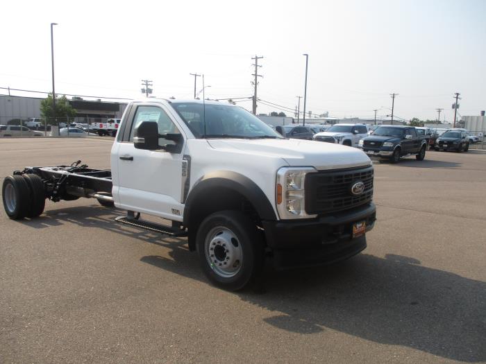 2026 Ford F-550-3