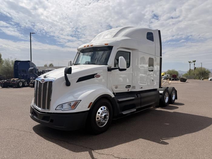 2022 Peterbilt 579-0