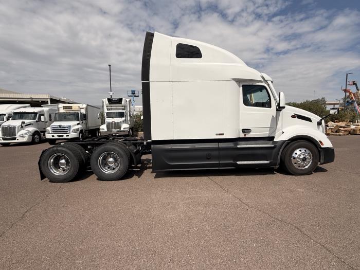 2022 Peterbilt 579-5