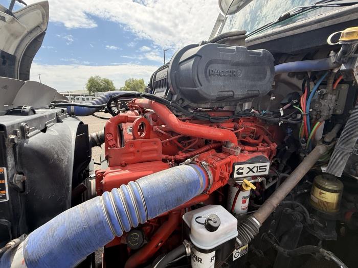 2022 Peterbilt 579-8