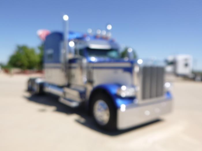 2022 Peterbilt 389-1