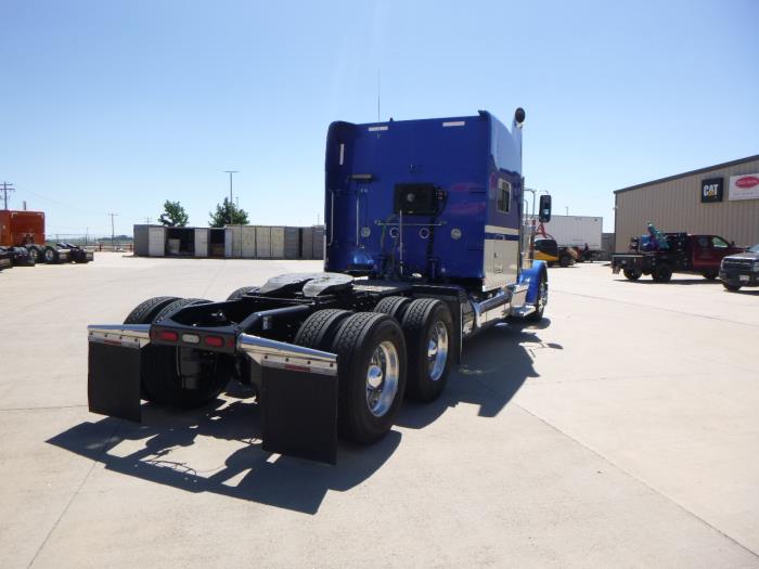 2022 Peterbilt 389-6