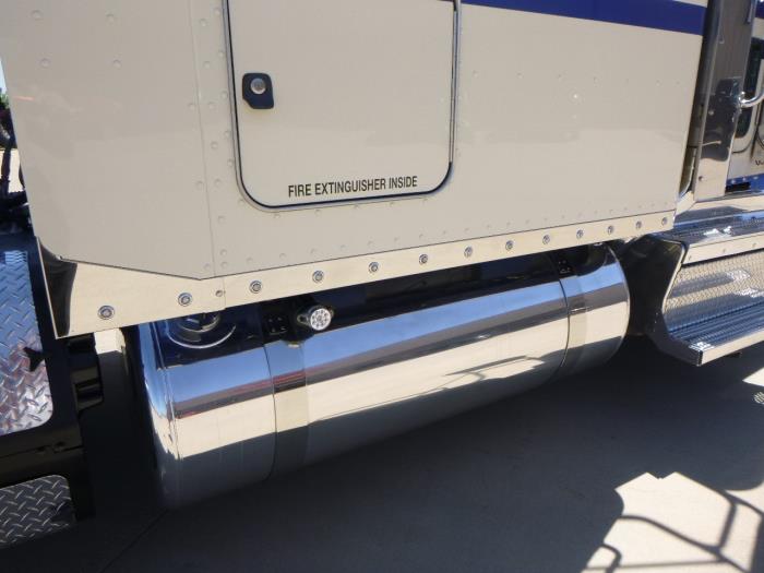 2022 Peterbilt 389-9
