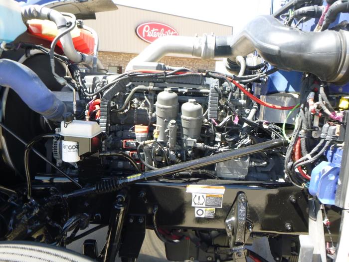 2022 Peterbilt 389-15