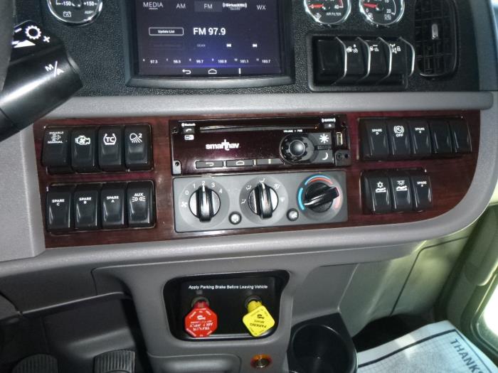 2022 Peterbilt 389-23