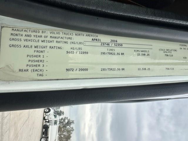 2017 Volvo VNL300-2