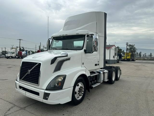 2017 Volvo VNL300-0