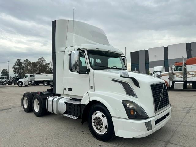 2017 Volvo VNL300-15