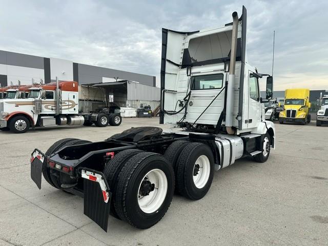 2017 Volvo VNL300-16