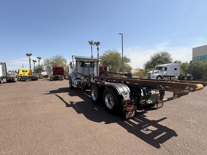 2021 Peterbilt 348-3