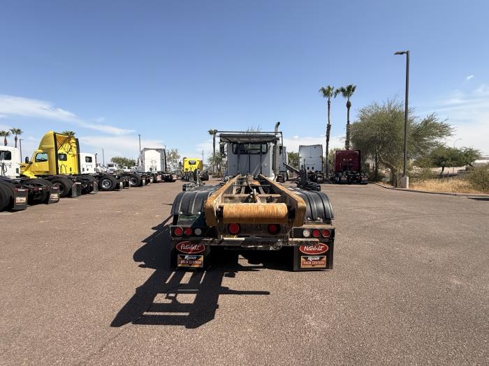 2021 Peterbilt 348-4