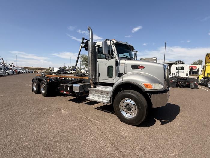 2021 Peterbilt 348-7