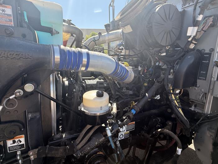 2021 Peterbilt 348-9