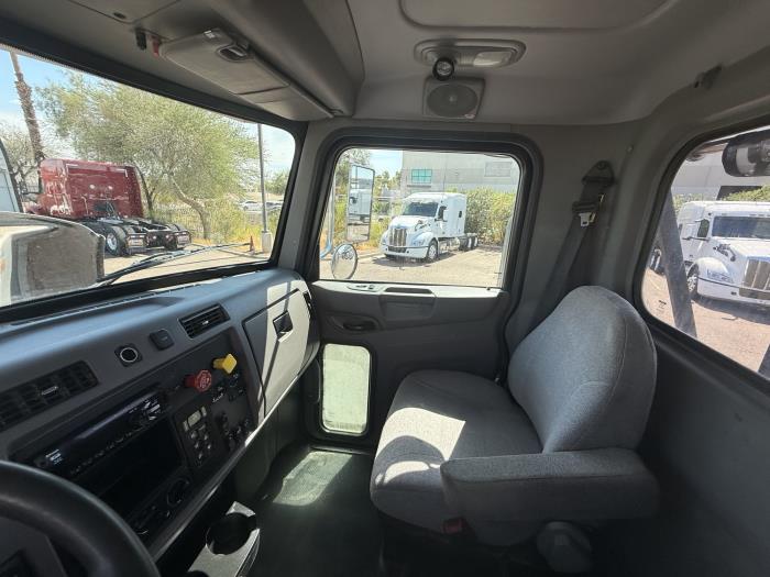 2021 Peterbilt 348-13
