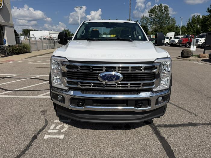 2026 Ford F-550-3