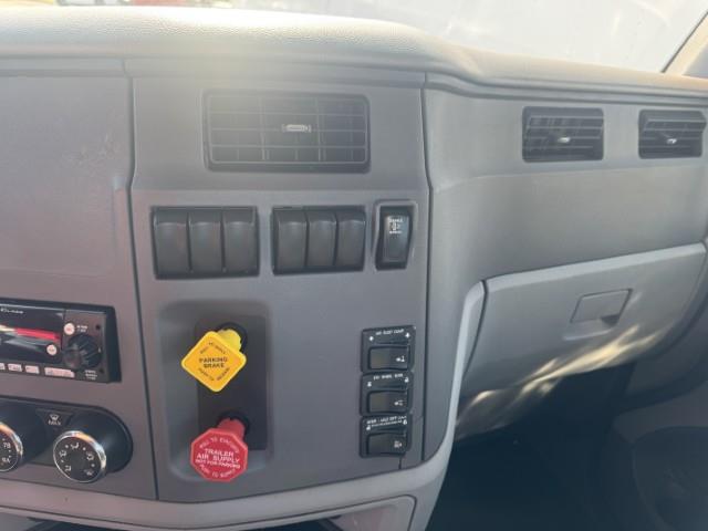 2016 Peterbilt 579 — photo 8