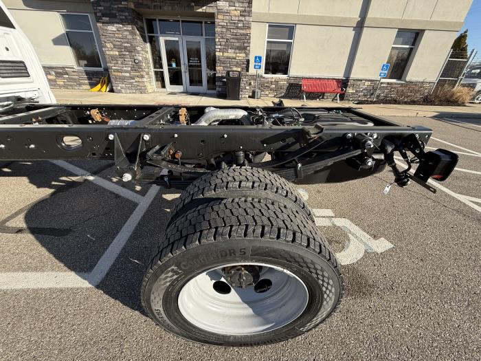 2026 Ford F-550-15