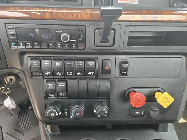 2022 International LT625-8