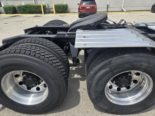 2022 International LT625-12