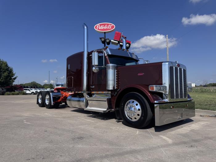 2027 Peterbilt 589-4