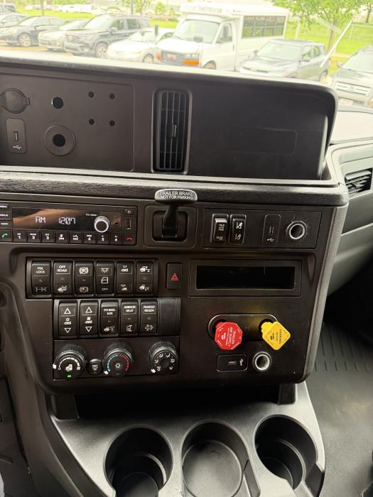 2023 International LT625-9