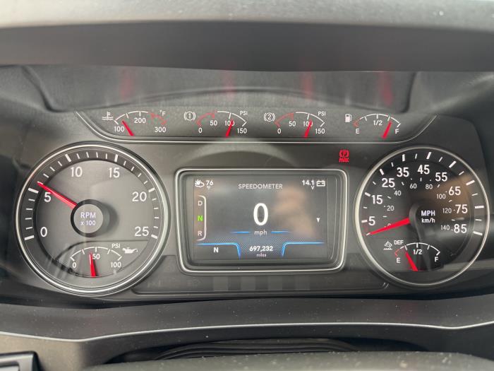2023 International LT625-10