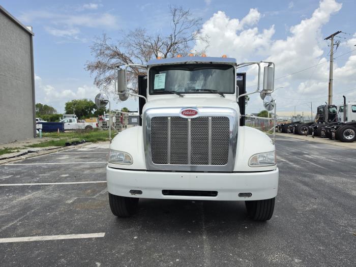 2019 Peterbilt 330-24