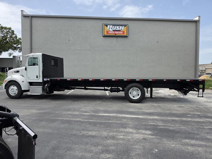 2019 Peterbilt 330-30