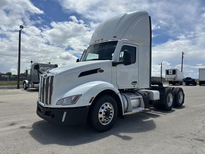 2023 Peterbilt 579-2