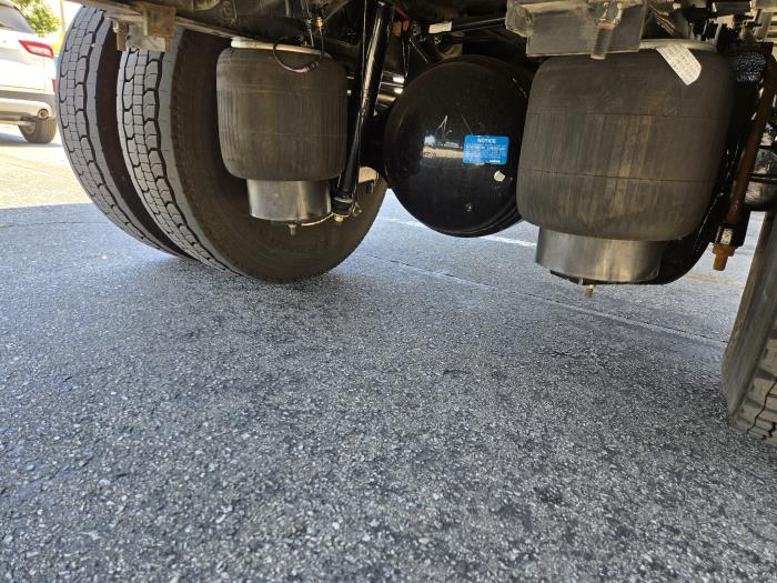2019 Peterbilt 337-9