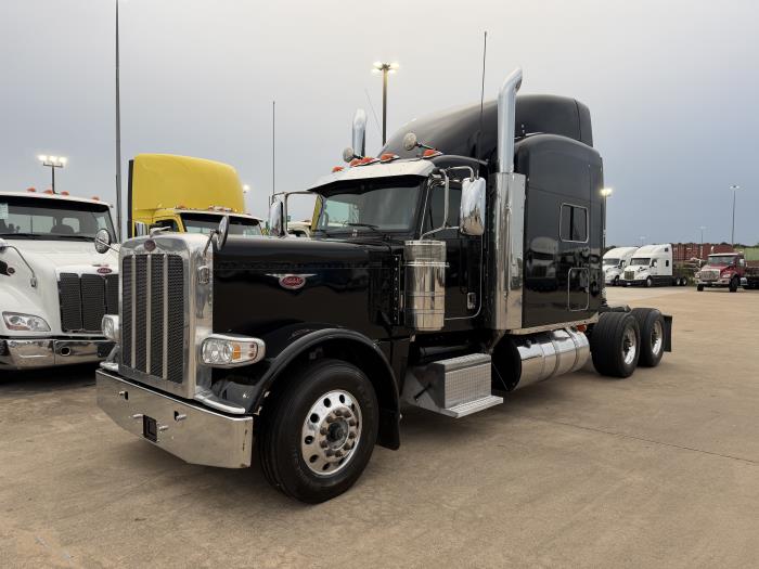 2022 Peterbilt 389-0