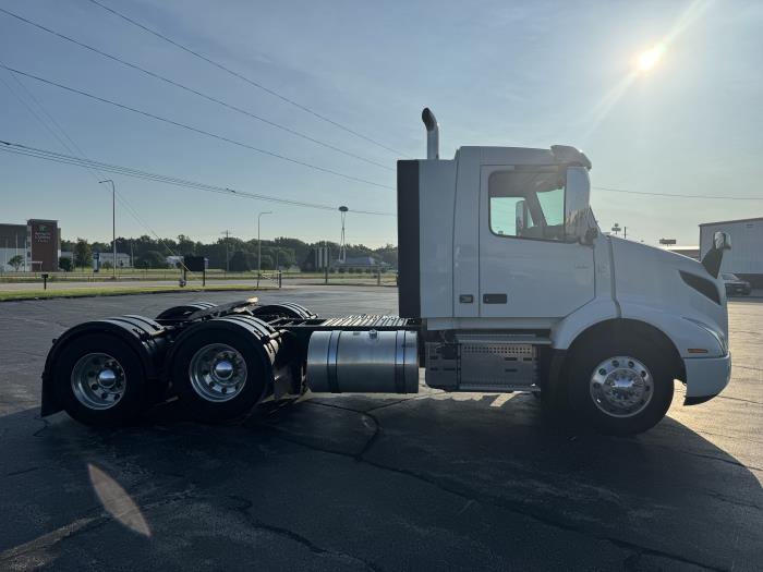 2019 Volvo VNL64T200-4