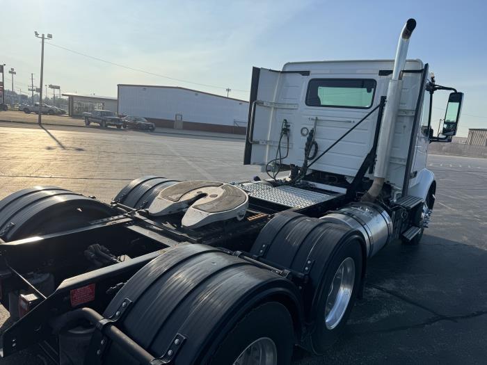 2019 Volvo VNL64T200-5