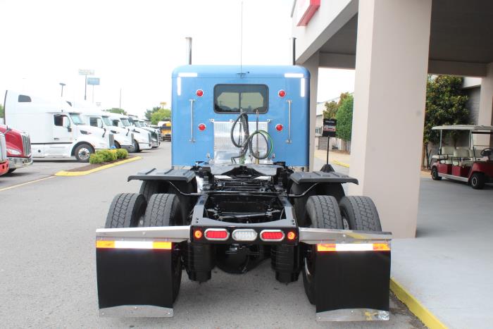 2023 Peterbilt 389-4