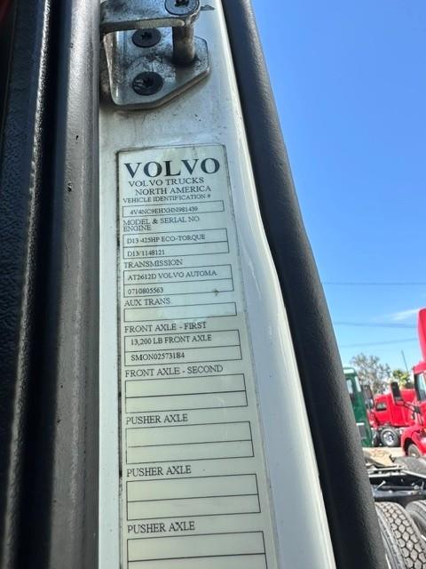 2017 Volvo VNL300-3